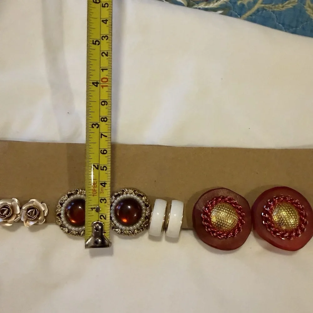 Lot of 5 Pairs Vintage‎ Clip On Earrings Floral Lucite Cabochon Enamel Retro